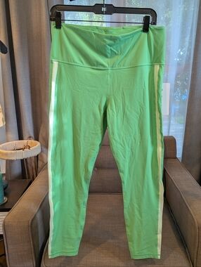 Athleta 7/8 Elation Leggings In Lime Green Size Large NWT